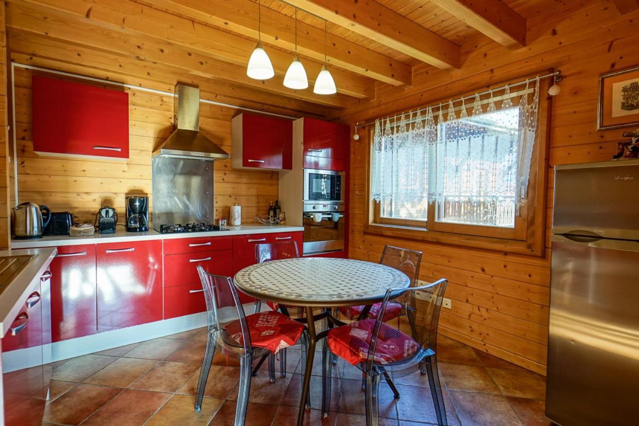 Le Chalet Bonheur Lathuile Exteriör bild
